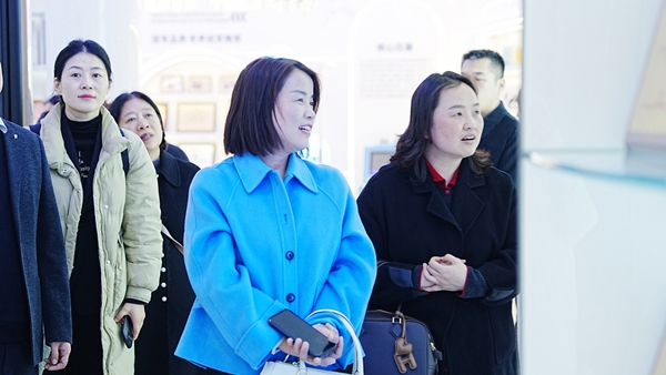 經貿職業學院校領導們蒞臨易視界訪談