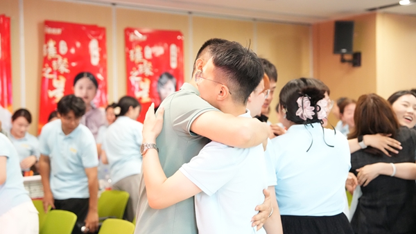 易視界2025年4月嘉獎會暨5月啟動大會精彩瞬間