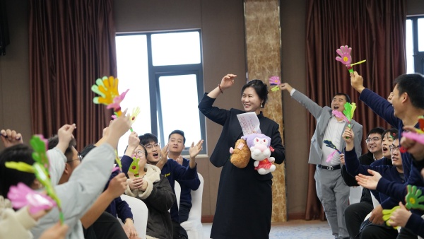 易視界2025年10月嘉獎會暨11月啟動大會精彩瞬間