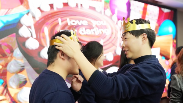 易視界溫馨的集體生日